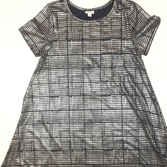 LuLaRoe Dresses & Skirts - LuLaRoe Medium Elegant Collection Carly